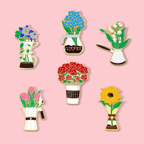 Surewin Crafts Customized Beautiful Brooch Fashion Flowers Lapel Pins Flower Hard Enamel Pins Badges